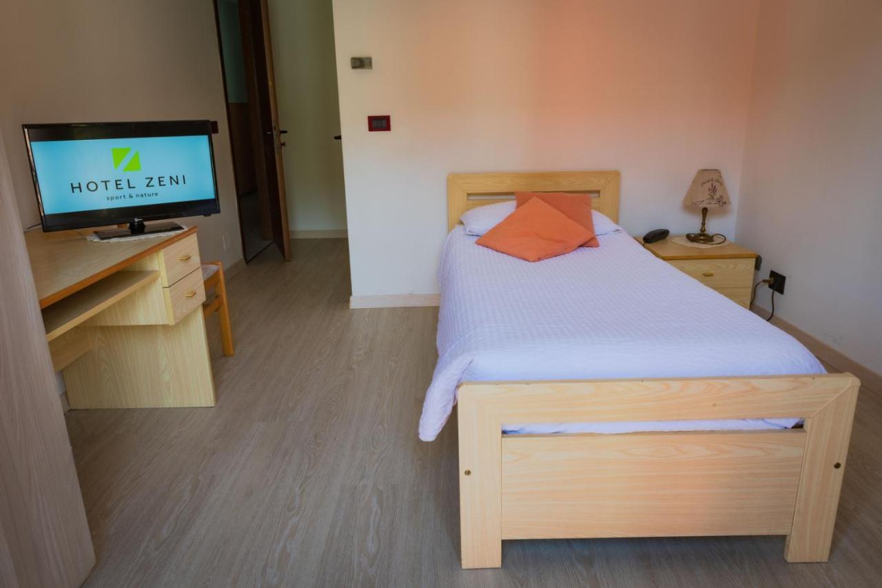 Hotel Zeni Brentonico Eksteriør bilde