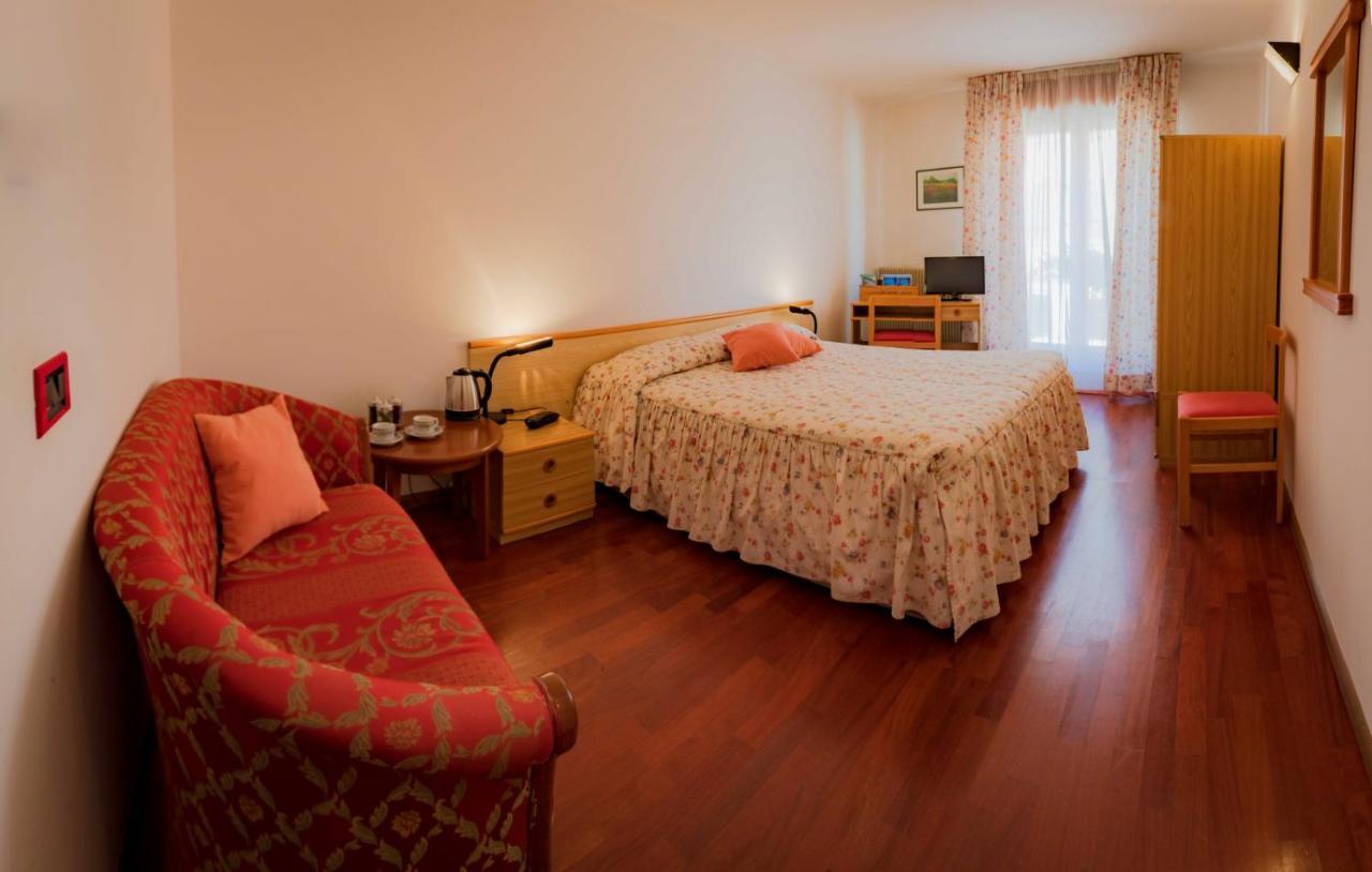 Hotel Zeni Brentonico Eksteriør bilde