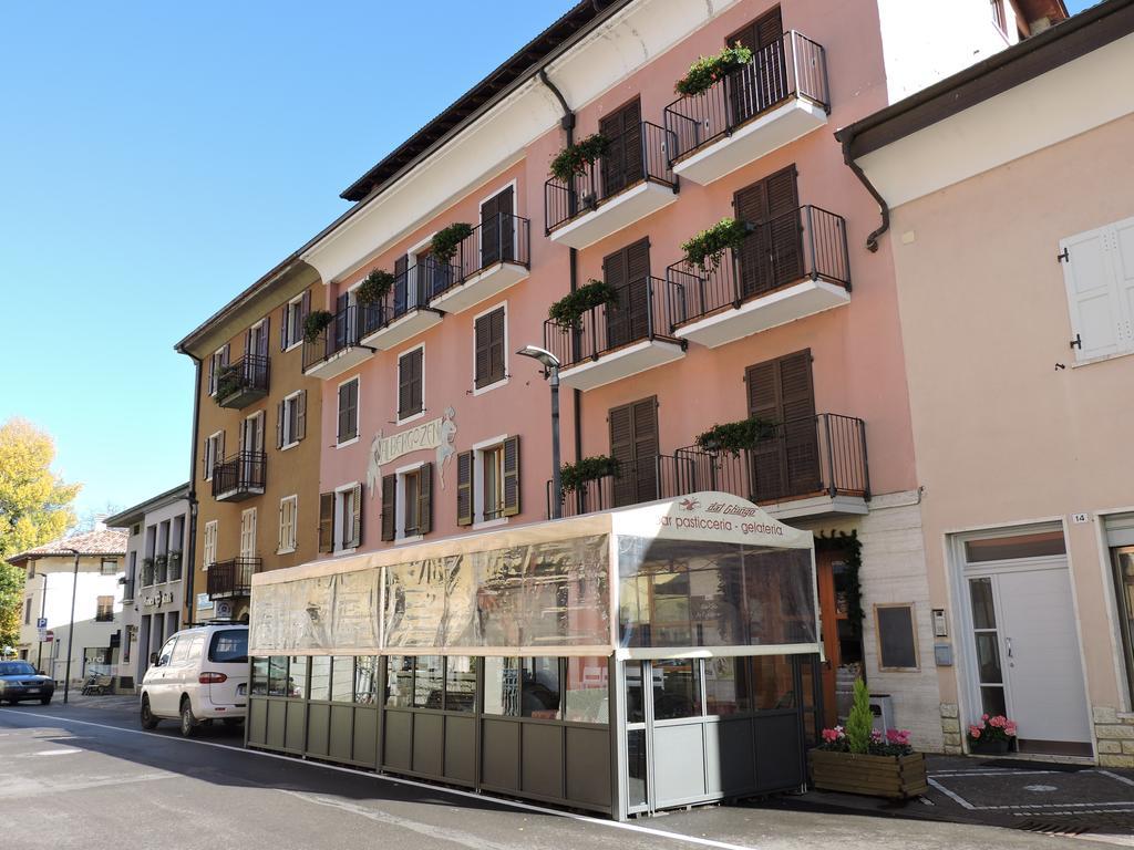 Hotel Zeni Brentonico Eksteriør bilde